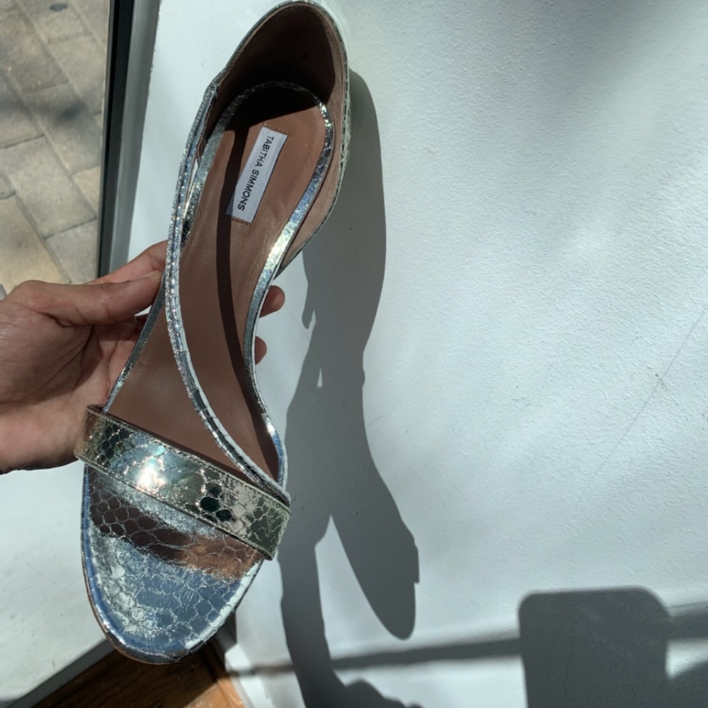 Heels - Picture 2 of 3